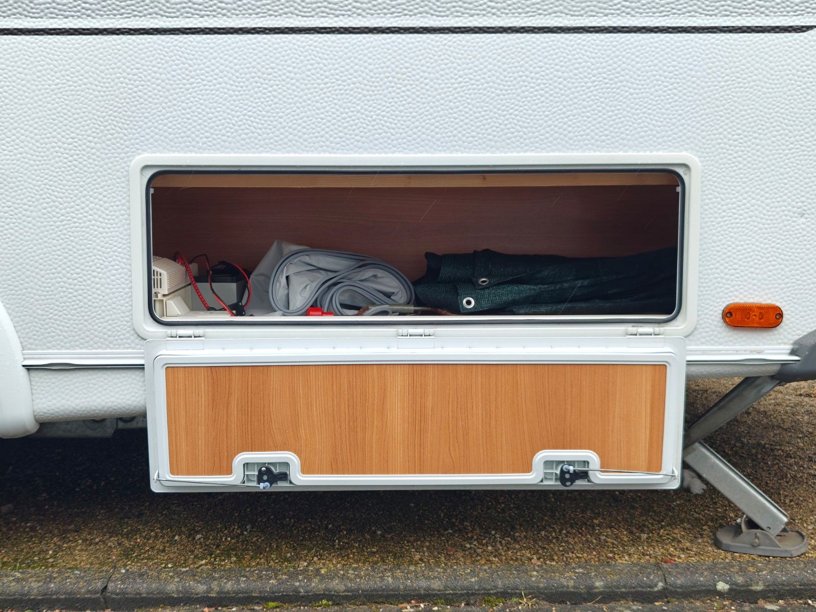 Fahrzeugabbildung Knaus Sport 400 LB - Doppelbett/Sitzgruppe, Superb -