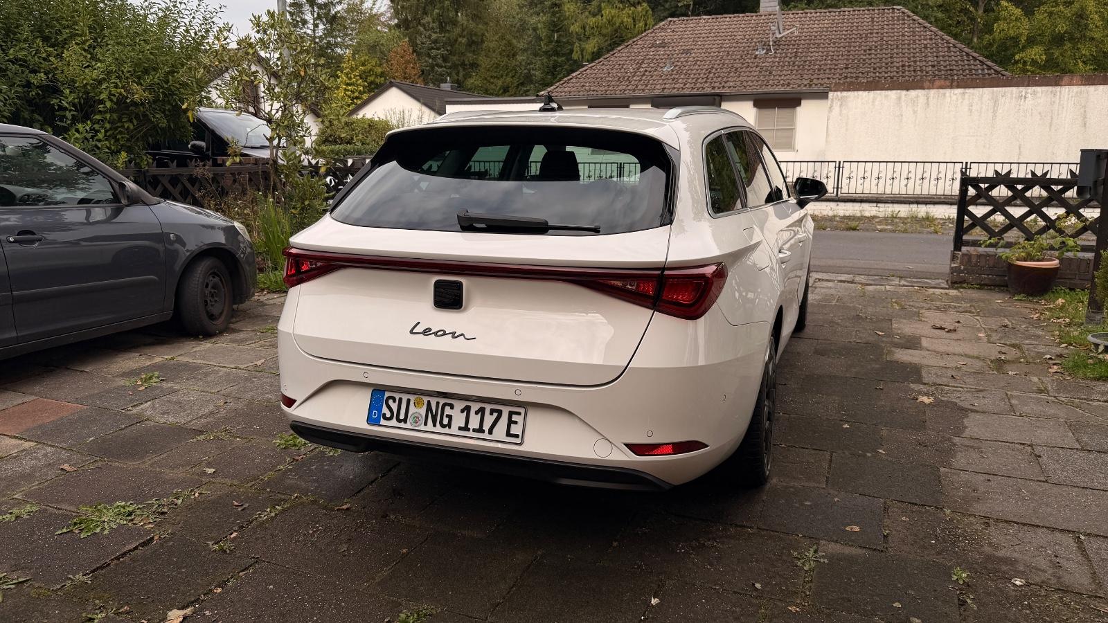Seat Leon 1.4 e-HYBRID Xcellence DSG Sportstourer...