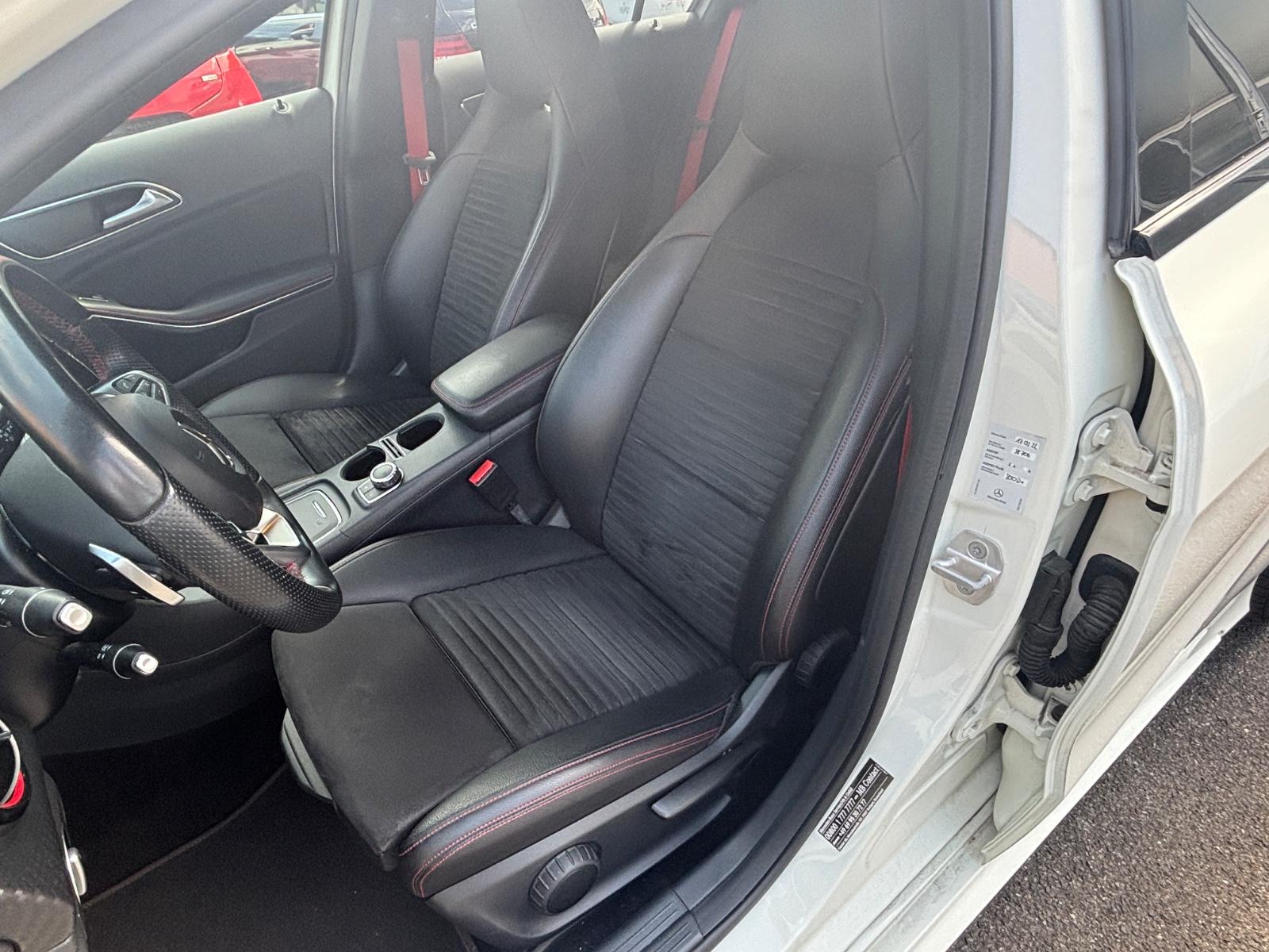 Mercedes-Benz A 250 AMG Sportpaket Panorama Night Paket