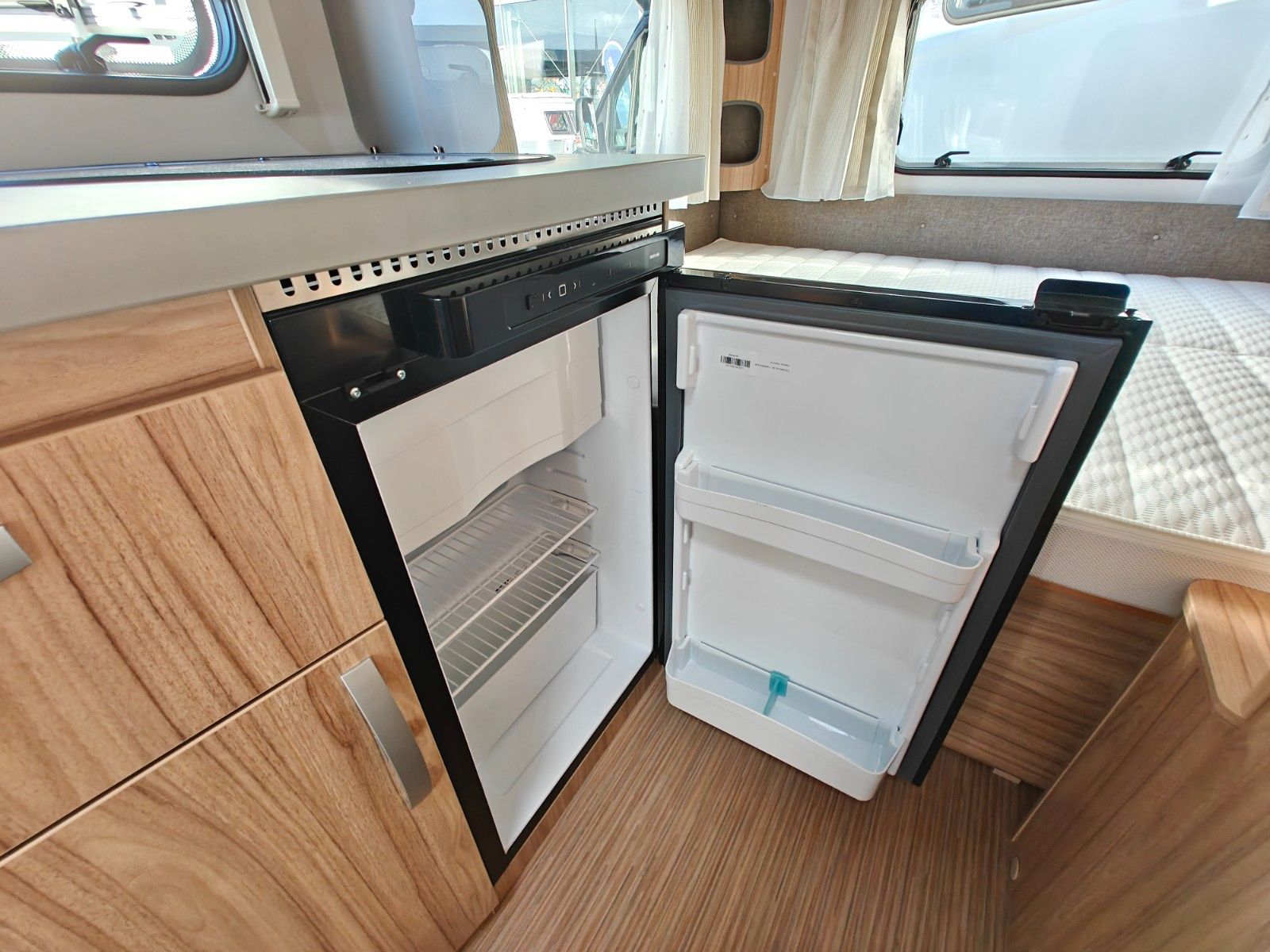 Fahrzeugabbildung HYMER / ERIBA / HYMERCAR Feeling 425 Schlafdach - SPRING SALE -