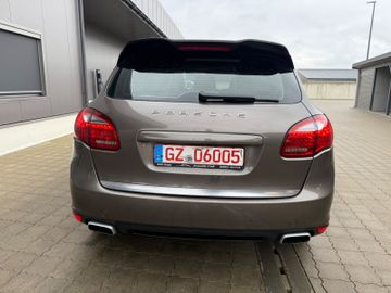Porsche Cayenne - 6