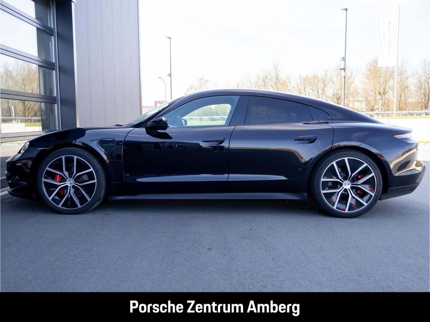 Porsche Taycan 4S Panoramadach Rückfahrkamera LED-Matrix