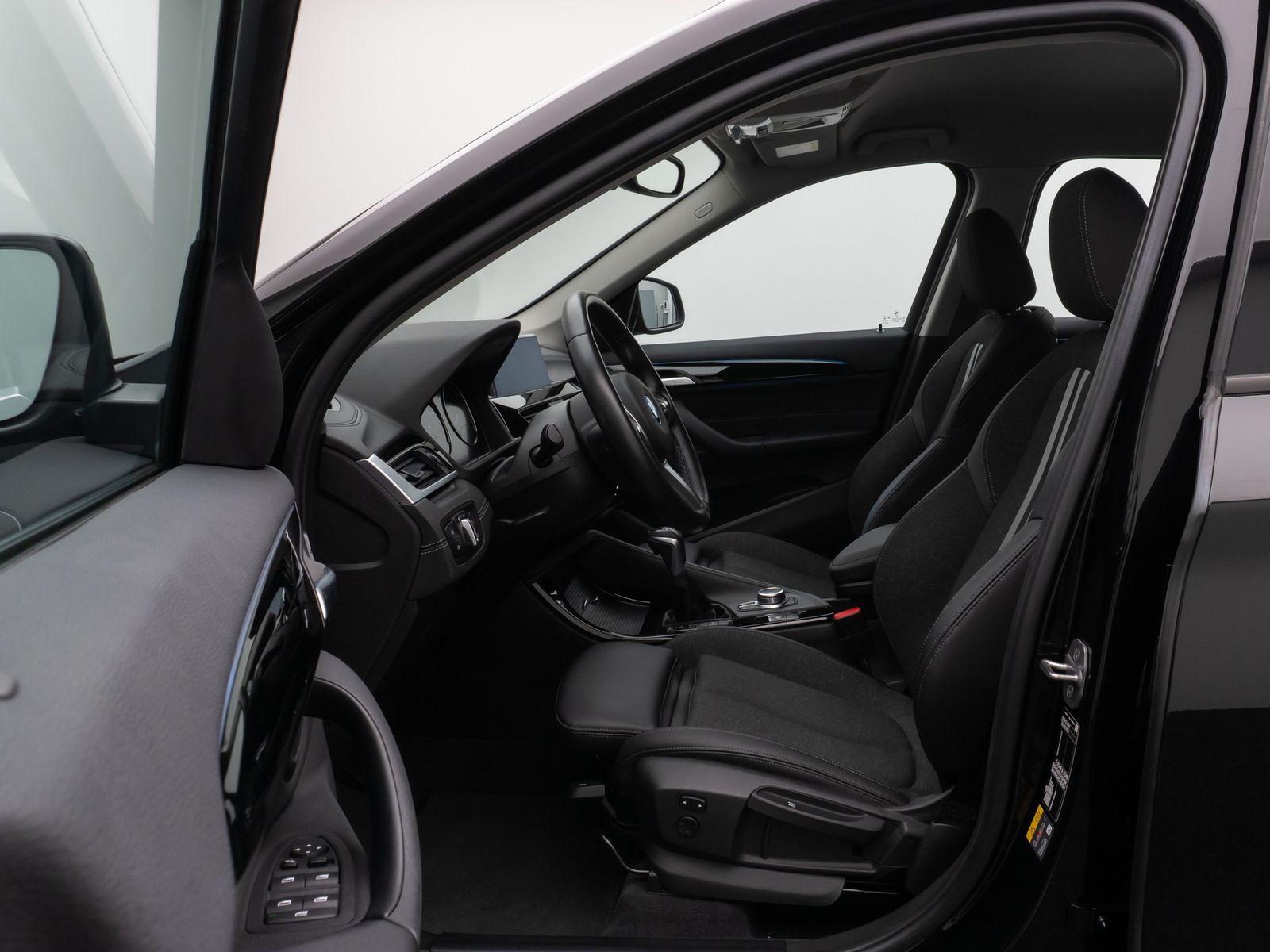 Fahrzeugabbildung BMW X1 xD25e Sport Line Kamera DAB Navi LED Komfort