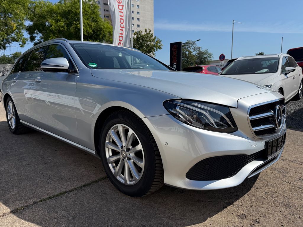 Image of Mercedes-Benz E 200