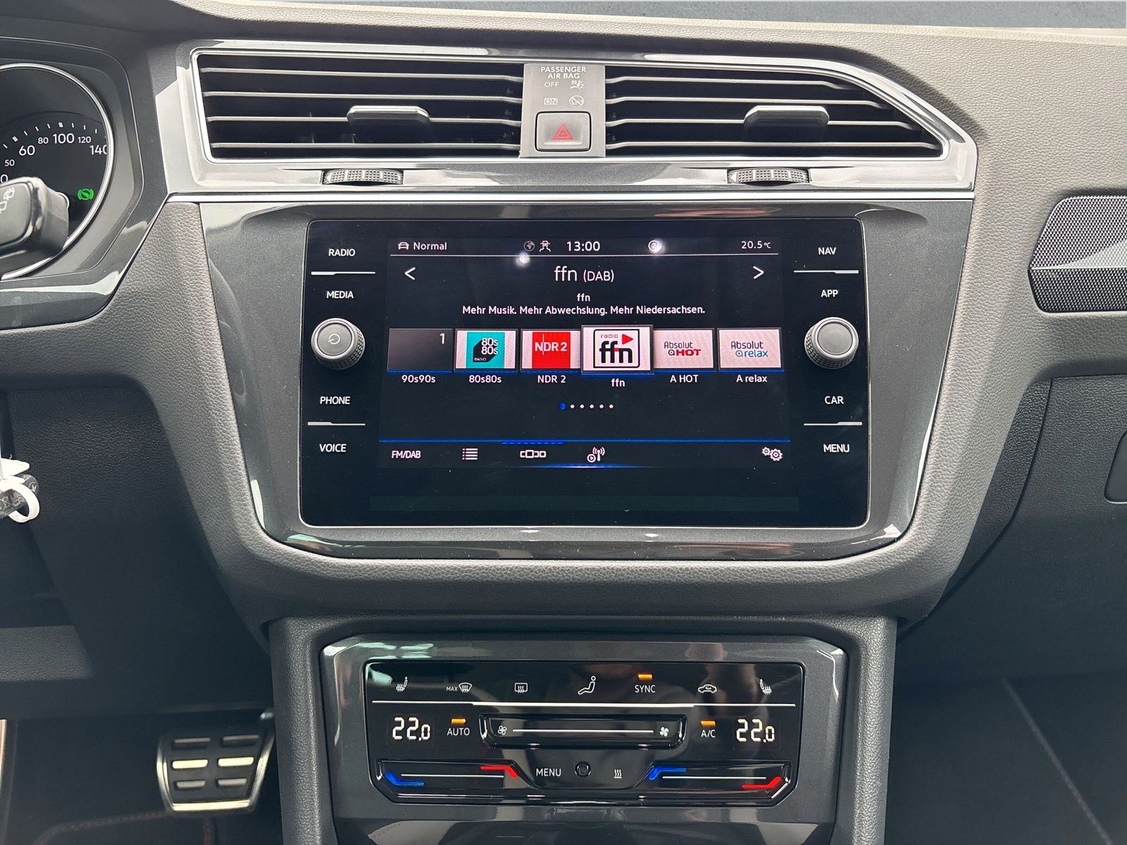 Fahrzeugabbildung Volkswagen Tiguan Sport 2.0 TDI 4Motion AHK Standhzg