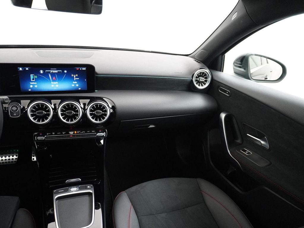 Mercedes-Benz A 180 Star Edition AMG Line