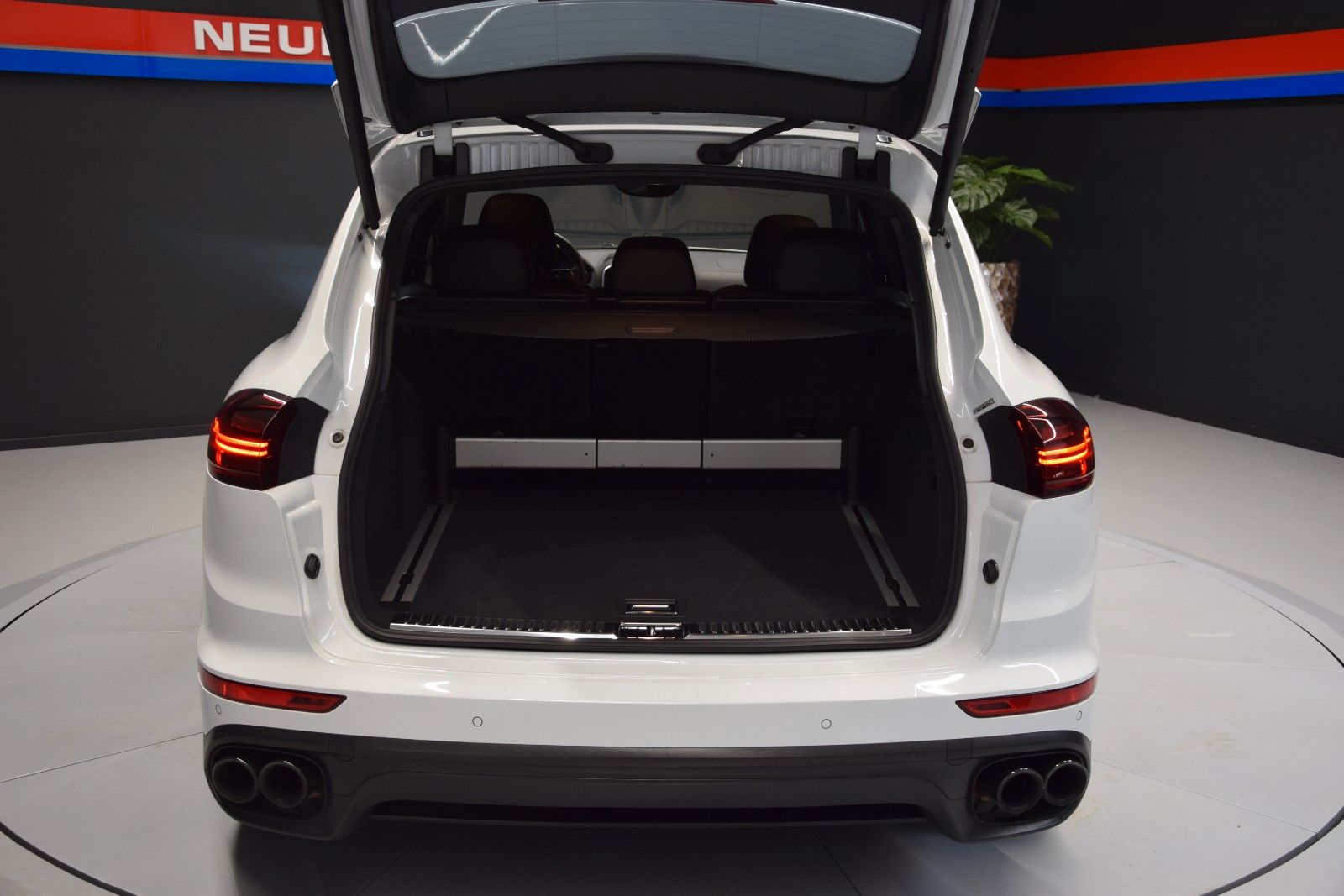 Fahrzeugabbildung Porsche Cayenne Turbo S ACC Luft Sitzbel. s.AGA LED 360°