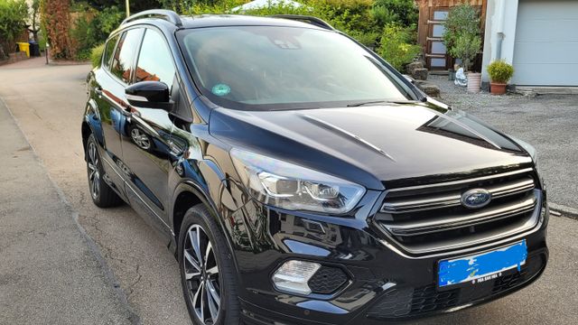 Ford Kuga 2,0 TDCi 4x4 132kW ST-Line PowerShift HUneu