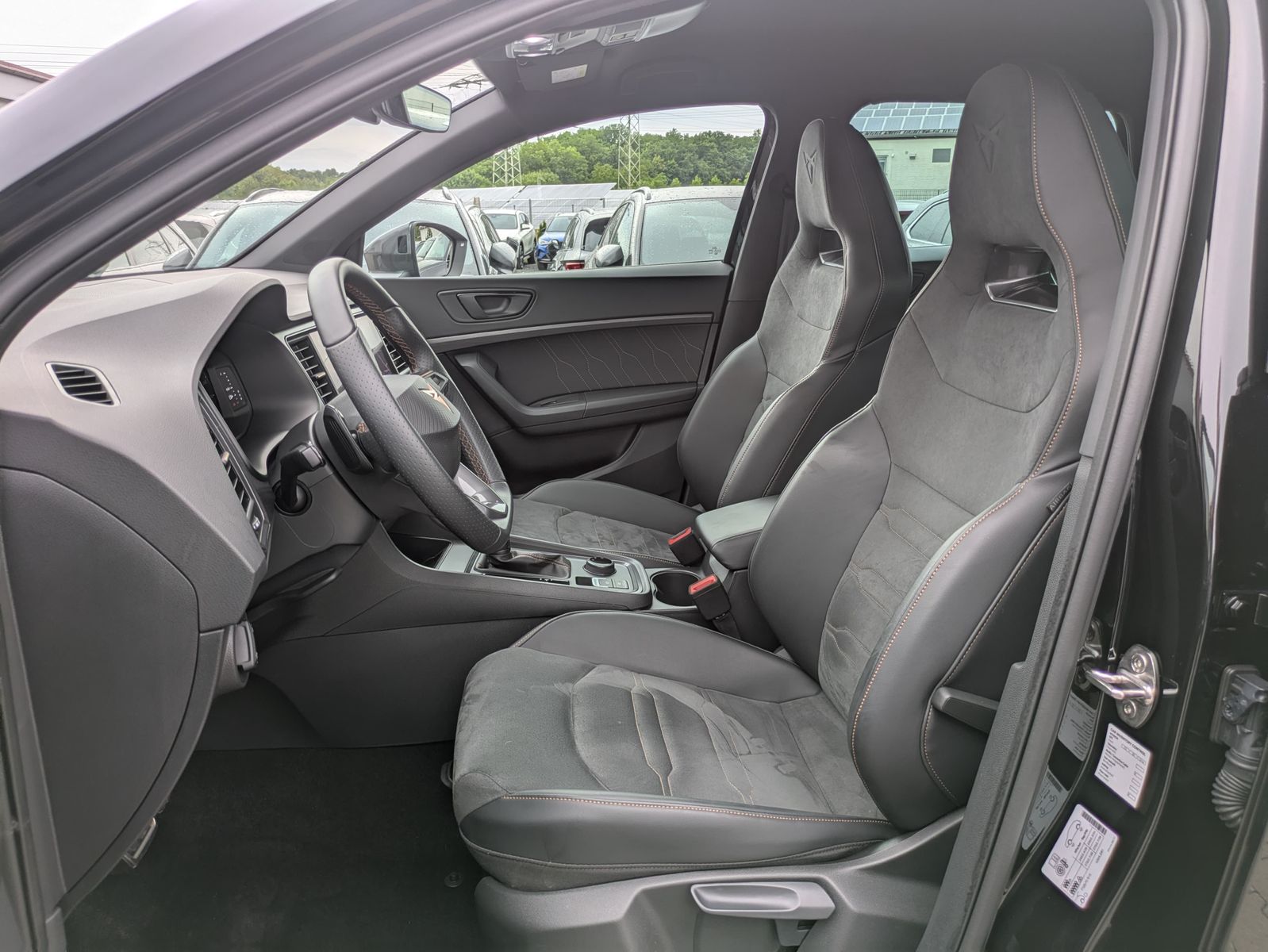 Fahrzeugabbildung CUPRA Ateca 1.5 TSI DSG AHK*LED*ACC*APP*KAMERA*19"