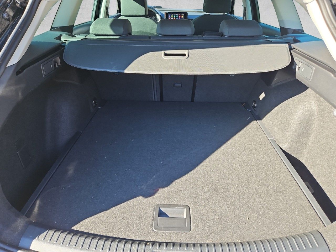 Fahrzeugabbildung SEAT Leon Sportstourer eTSI DSG Style Sitzheizung