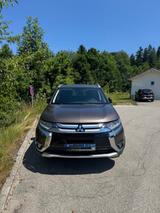 Mitsubishi Outlander 2.2 DI-D Edition 100+ 4WD Automati... - Mitsubishi Outlander mit Diesel-Antrieb: Allradantrieb, Geländewagen, Automatik