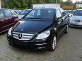 Mercedes-Benz B 200 Autom/ Standheizung/ Anhängerkuppl/ PDC - gebrauchte Mercedes-Benz B 200 aus dem Jahr 2011