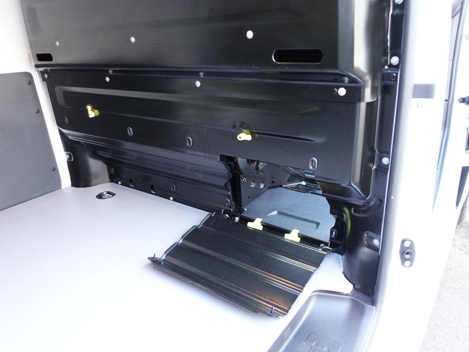 Fahrzeugabbildung Opel Vivaro Cargo 1.5 D Edition M  Klima, Allwetter