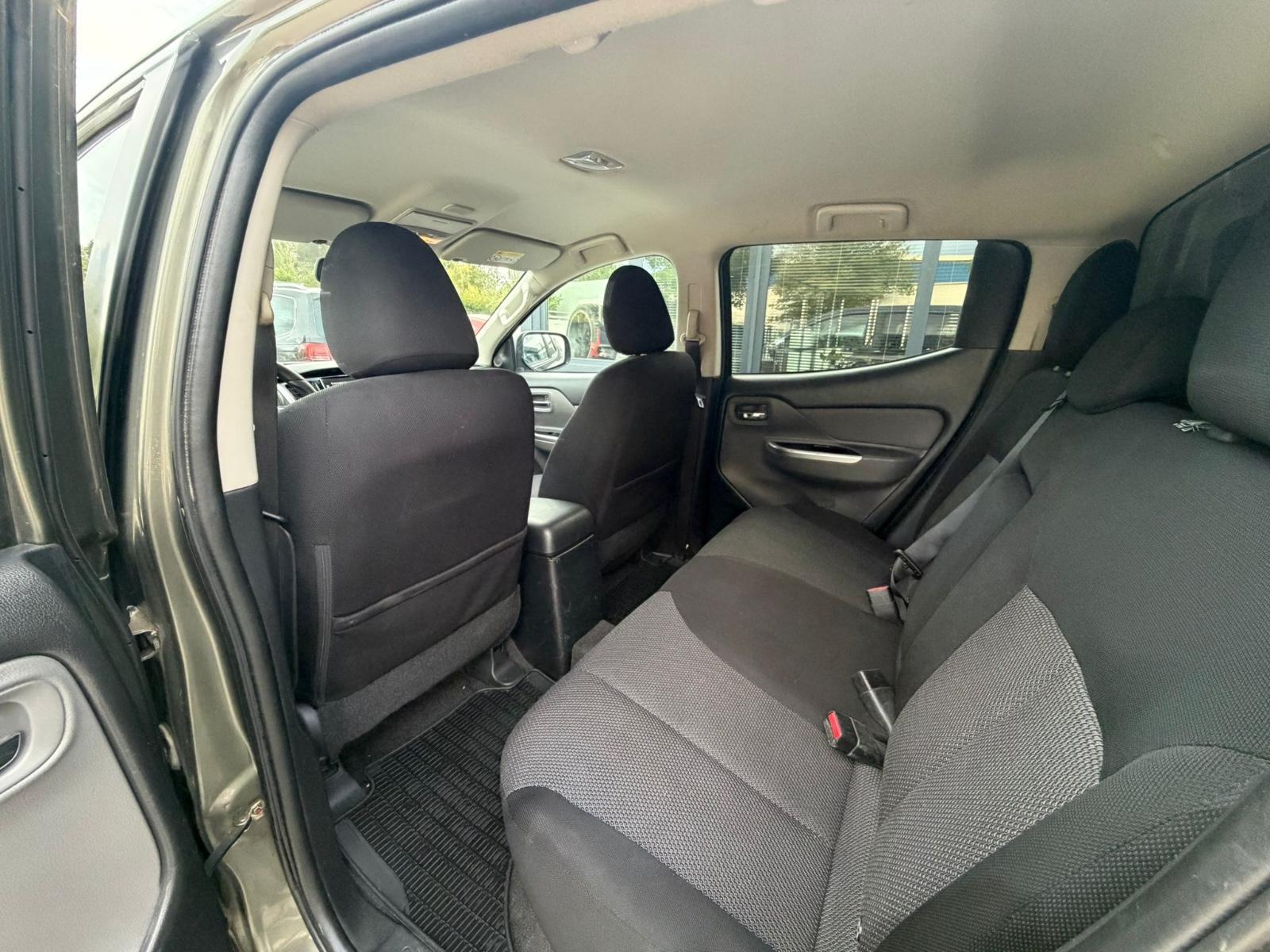Mitsubishi L200 Plus Doppelkabine 4WD*Kamera*Temp*Hardtop*