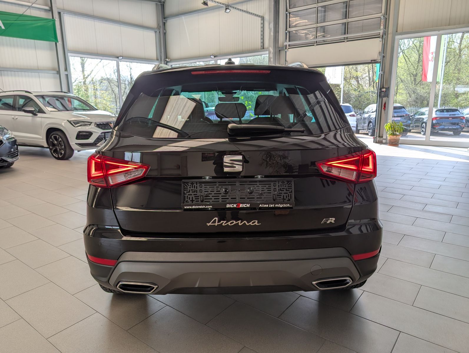 Fahrzeugabbildung SEAT Arona 1.5 TSI DSG FR LED ACC Cam Dinamica AHK 18