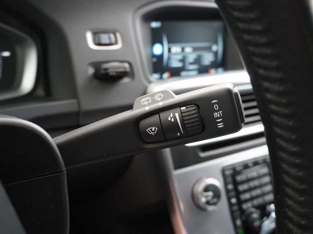 Volvo V60 1.5 T3 Summum automatik navi sitzheizung