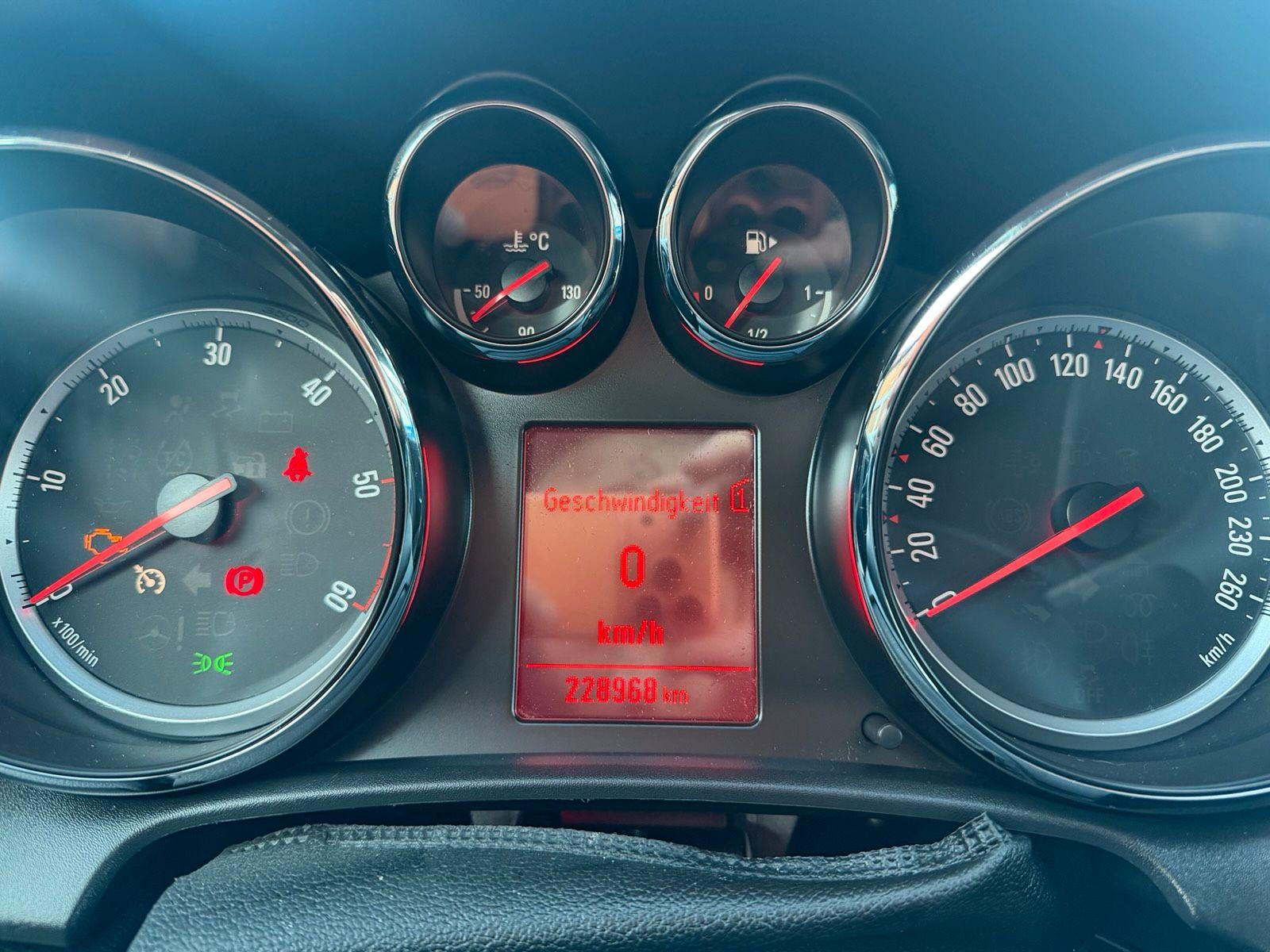 Opel Astra 2014 — photo 6