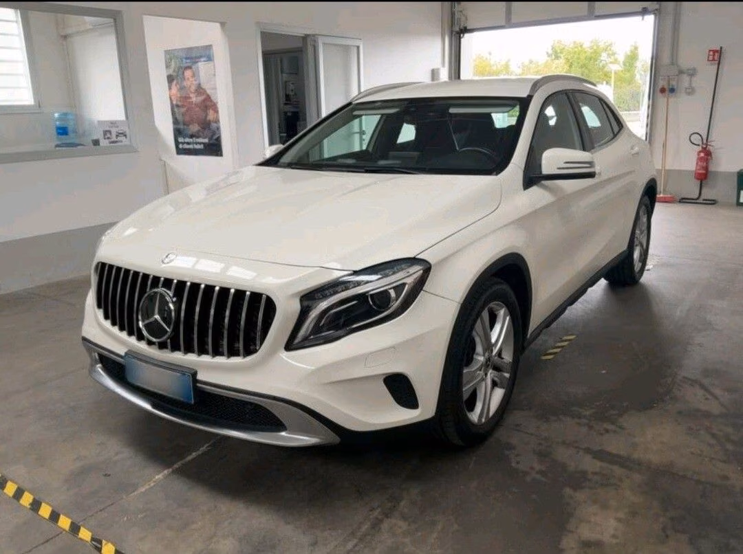 Mercedes-Benz GLA 180