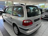 Ford Galaxy 2.3 16V Ghia 6-sitzig - Ford aus 2001