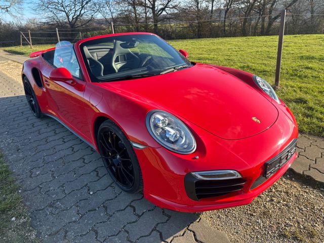 Porsche 911 Turbo S Cabrio/Keramik/Schalensitze/1.Hand