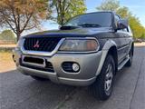 Mitsubishi Pajero Sport 2.5 TD GLS - Mitsubishi Pajero: Sport