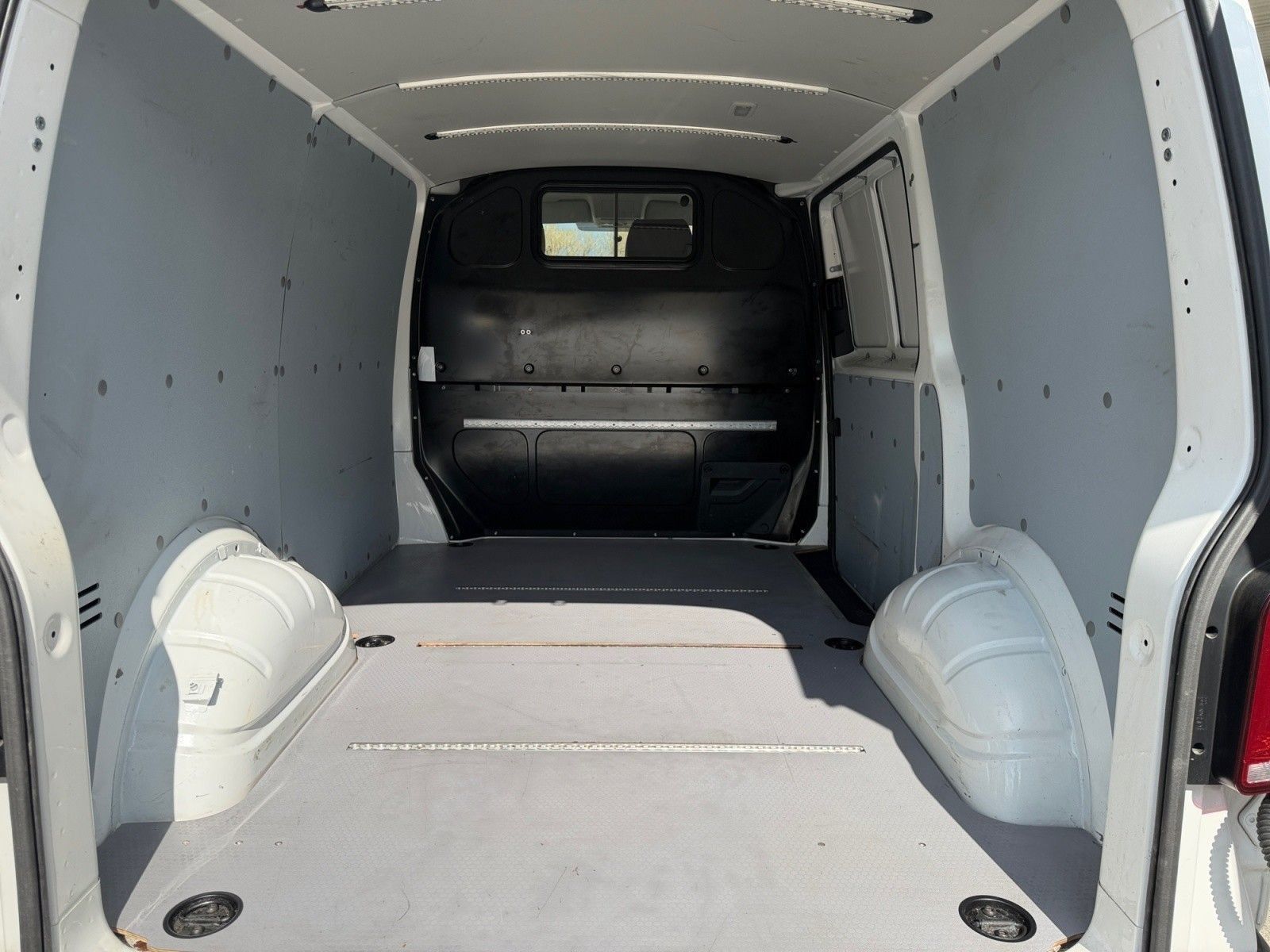 Volkswagen T6 Transporter - Bild 13