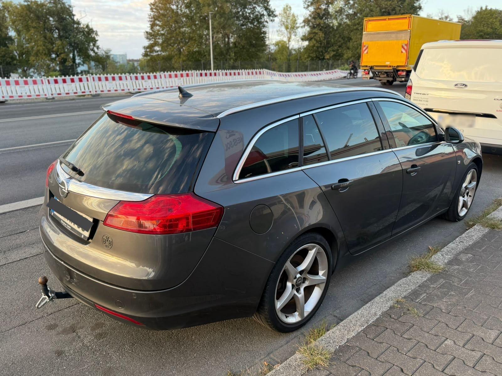 Opel Insignia 2010 — engine 160 HP (118kW)
