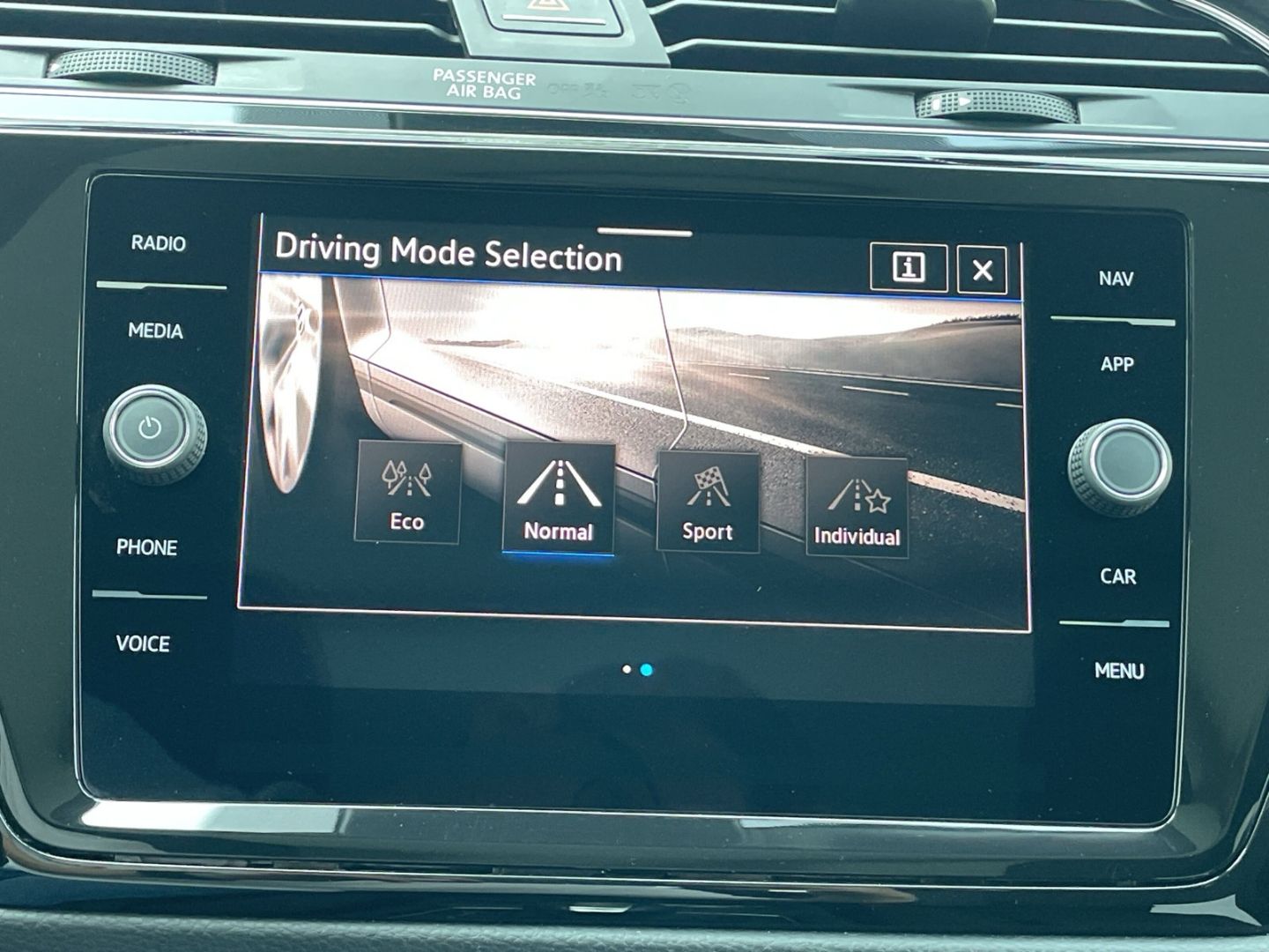 Touran 1.5 TSI DSG R-Line ACC/Navi/LED/Pano/CAM 