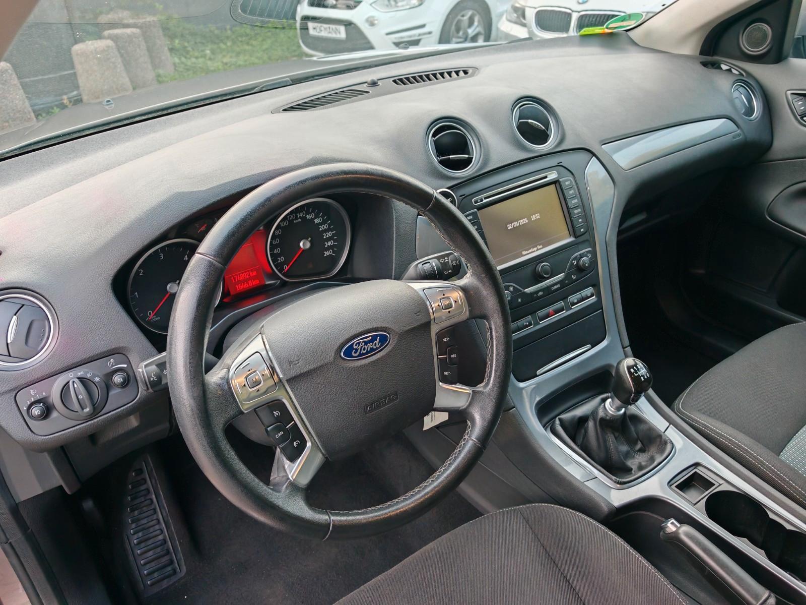 Ford Mondeo 2014 — photo 17