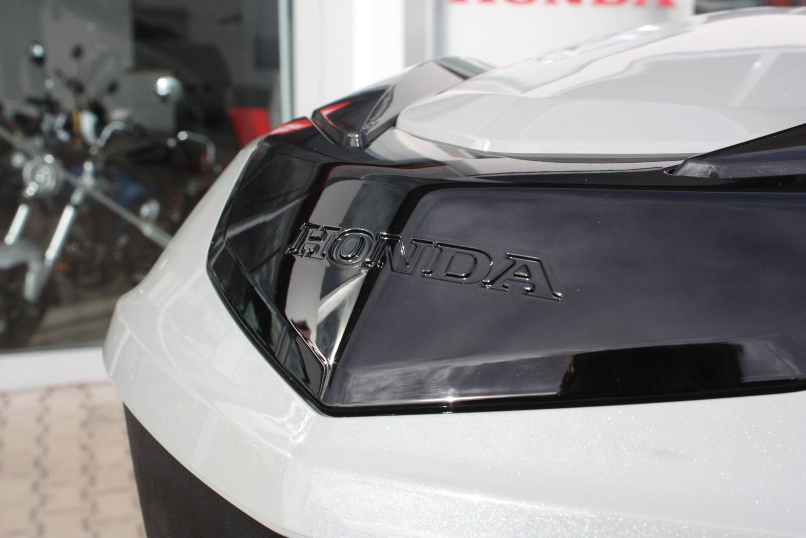 Fahrzeugabbildung Honda SH 150 i mit Smart Top Case bis 6 Jahre Garantie