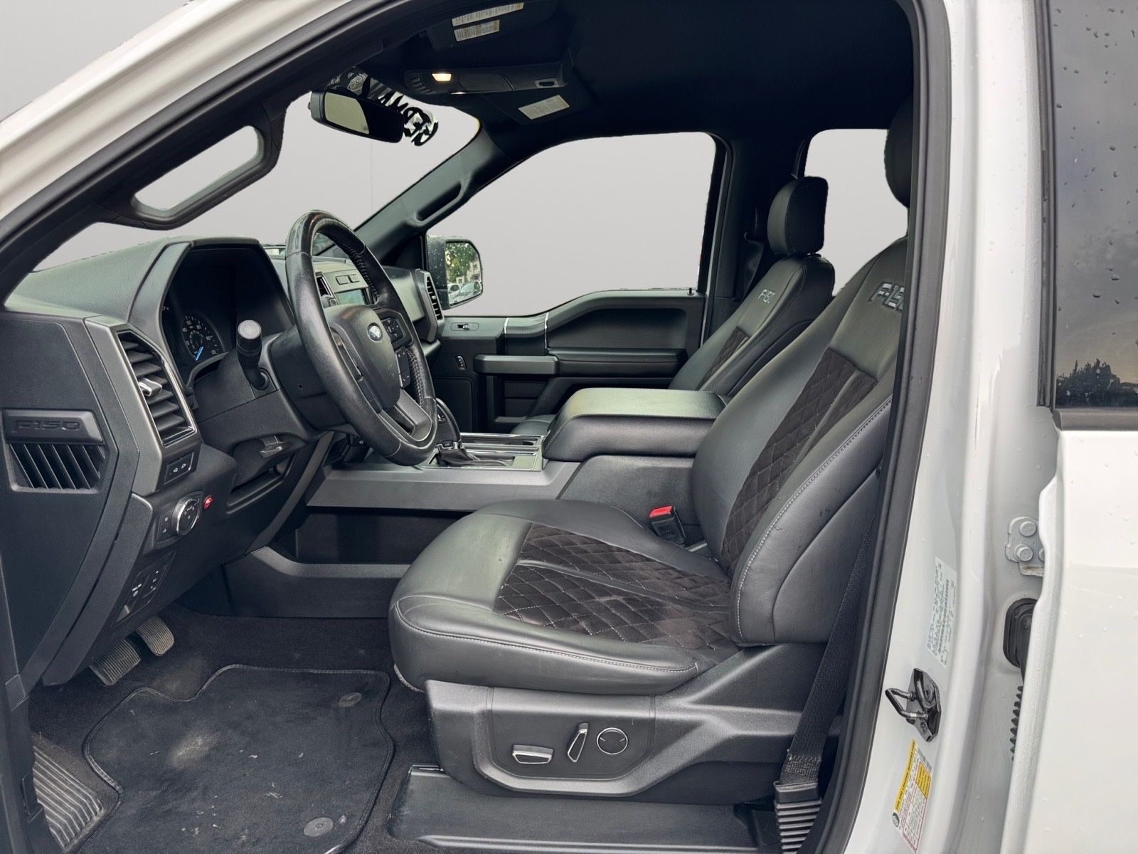 Fahrzeugabbildung Ford F 150 XL  4x4*AHK*LED*Kamera*Vollaussastung