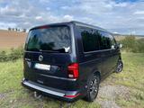 Volkswagen T6.1 California Beach, SH, AHK, 8R, Inspekt. neu - blaue Volkswagen T6 California