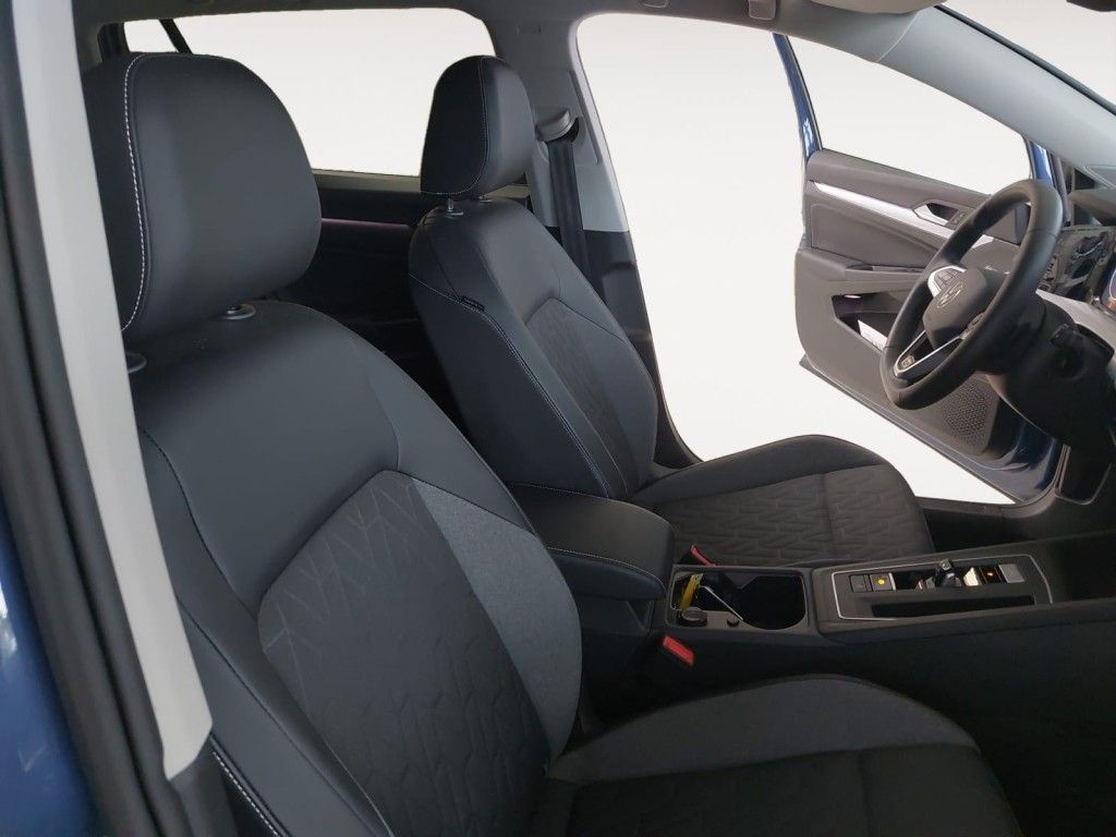 Fahrzeugabbildung Volkswagen Golf Variant 1.5 eTSI DSG Goal AHZV
