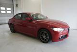 Alfa Romeo GIULIA  2,0 TURBO 200PS AUT. *TOP AUTO!* - Alfa Romeo Giulia mit Benzin-Antrieb: Limousine