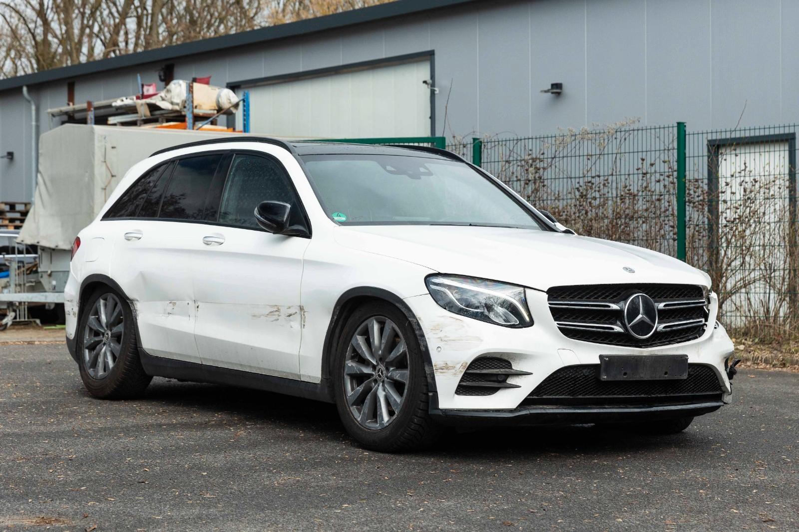 Mercedes-Benz GLC 300 4Matic AMG BURMESTER Panorama LED