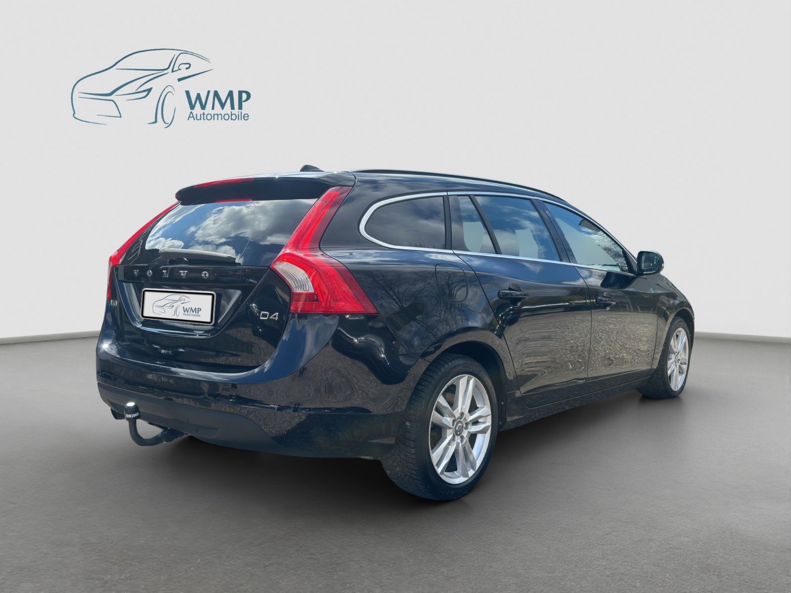 Fahrzeugabbildung Volvo V60 Kombi Momentum/Bi-Xen-./AHK/Temp./Navi/PDC