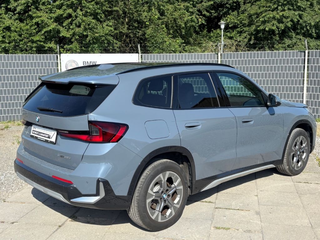 BMW X1 20dsDrive xLine Glasdach AHK el. Har/Kar Navi foto 17
