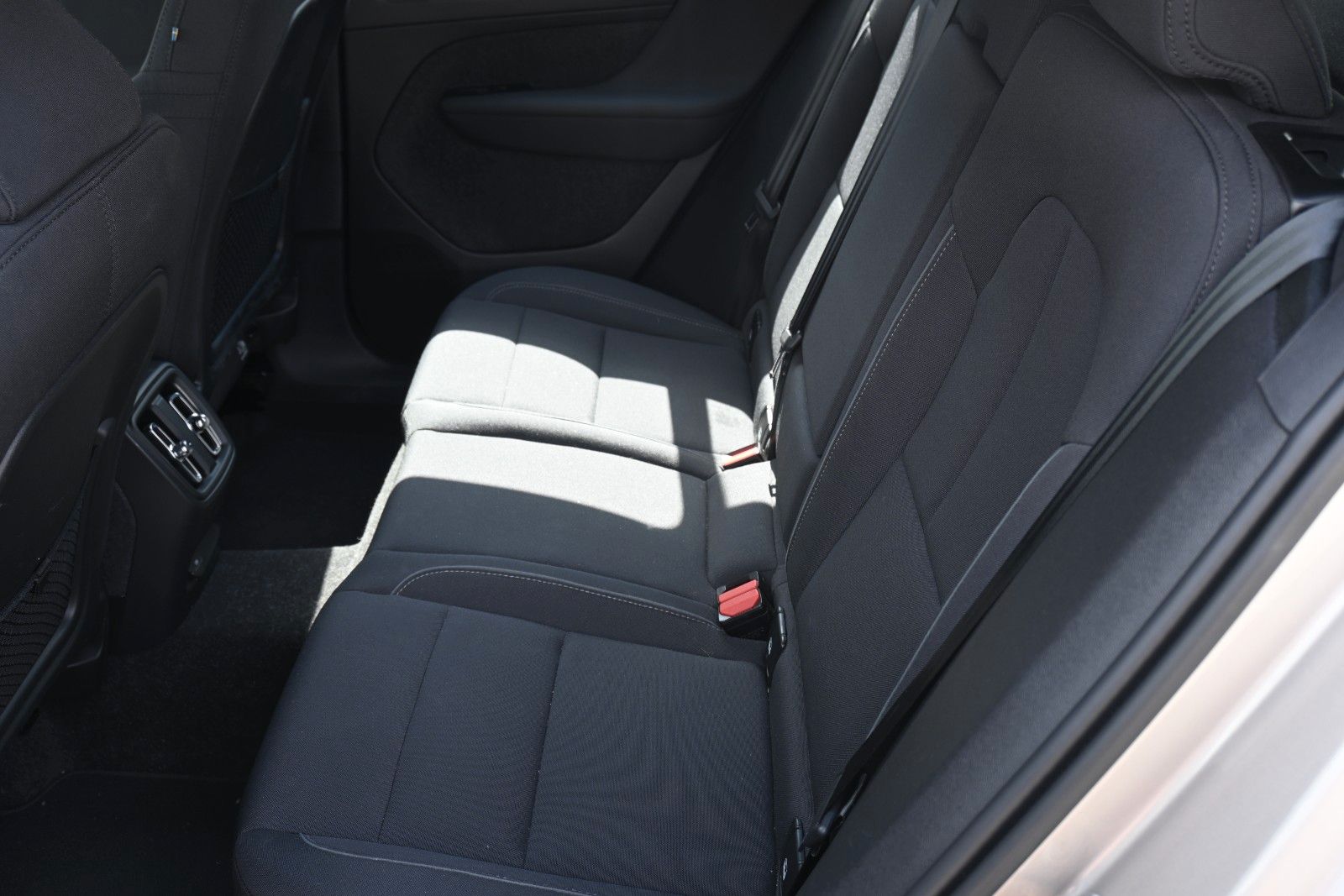 Fahrzeugabbildung Volvo XC40 BEV Plus Single Motor*2WD*WP*RW: 460 KM*