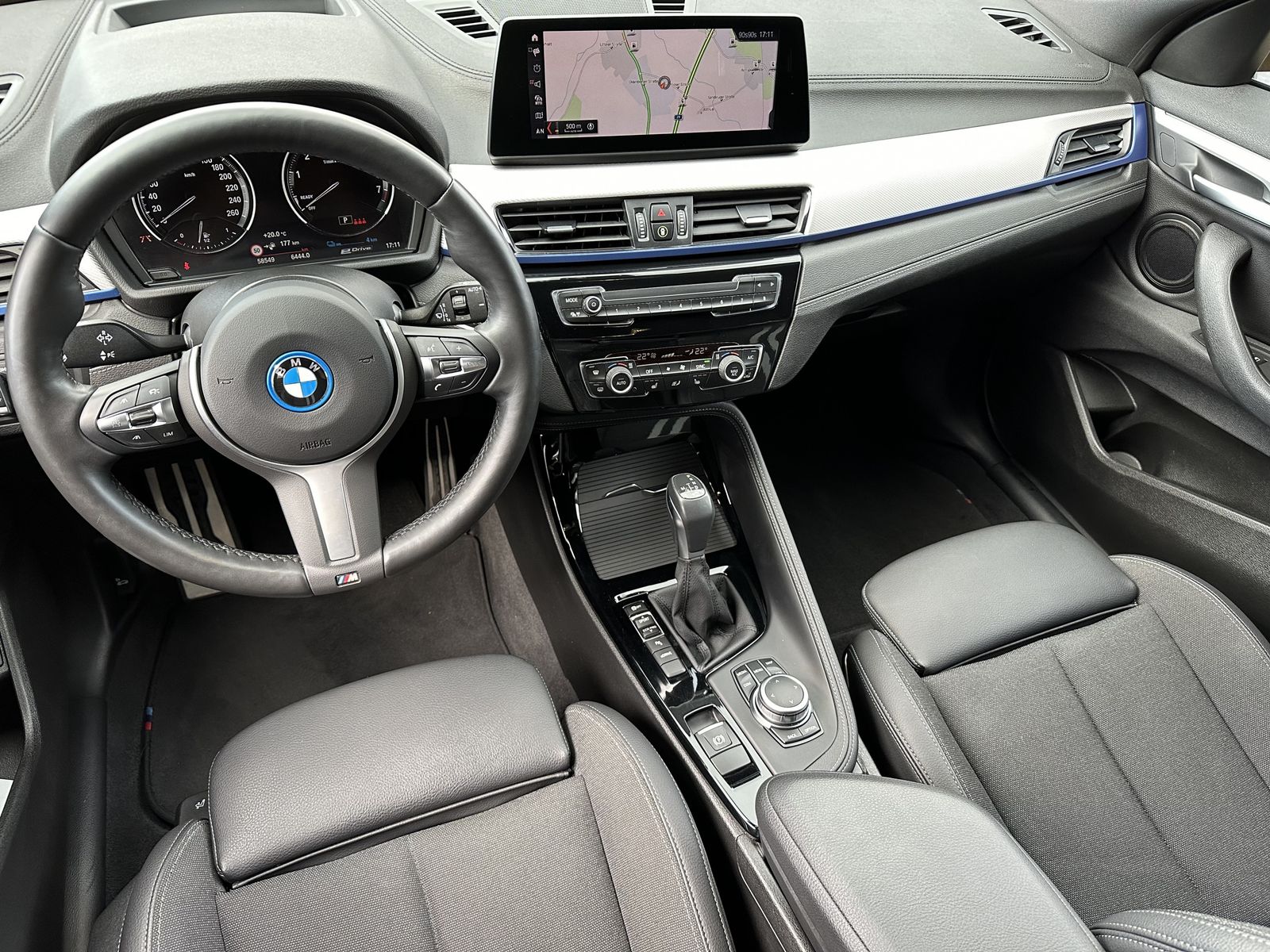 Fahrzeugabbildung BMW X2 xDrive25e M-Sport NAV+LED+HEAD-UP+ACC+19ZO+PP