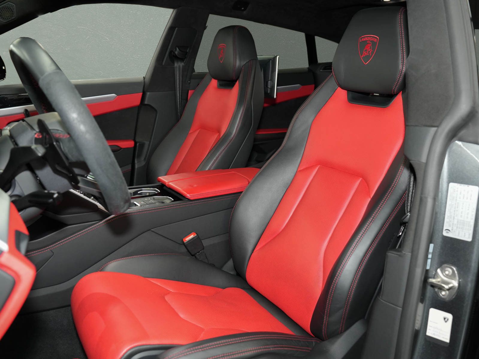 Fahrzeugabbildung Lamborghini Urus - B&O 3D|ADAS|BicolorSportivo|22"|Pano|Mass