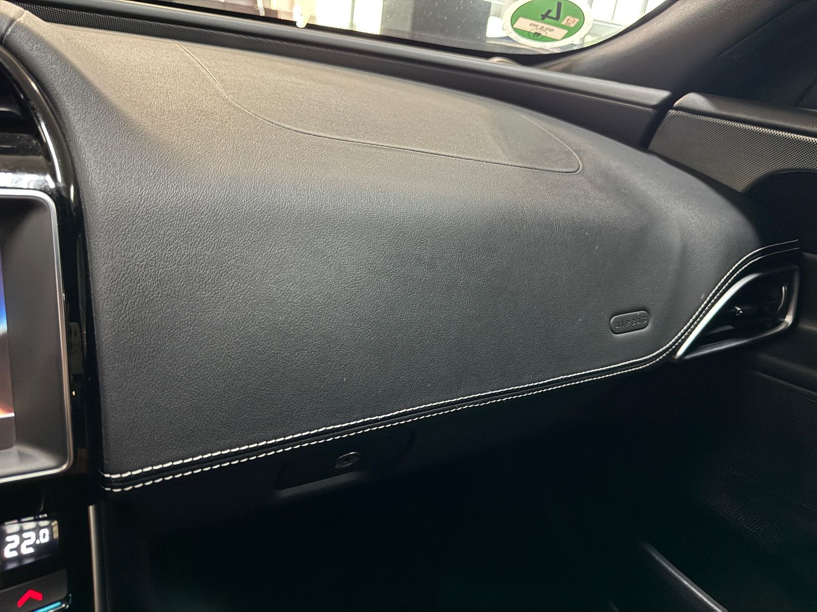 Fahrzeugabbildung Jaguar XE 2.0 d 8GT LANDMARK R-SPORT BLACK EDITION VOLL