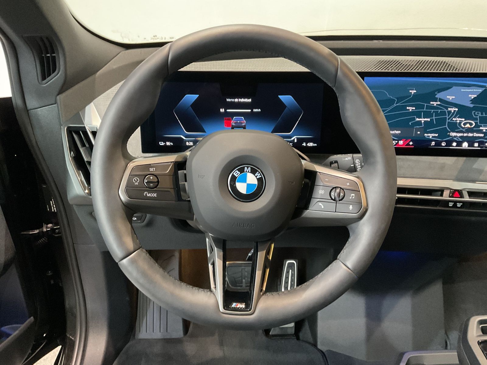 Fahrzeugeinzelansicht 8 Fahrzeugabbildung BMW iX xDrive60 M Sportpaket, Luftfederung, Sitzbelü