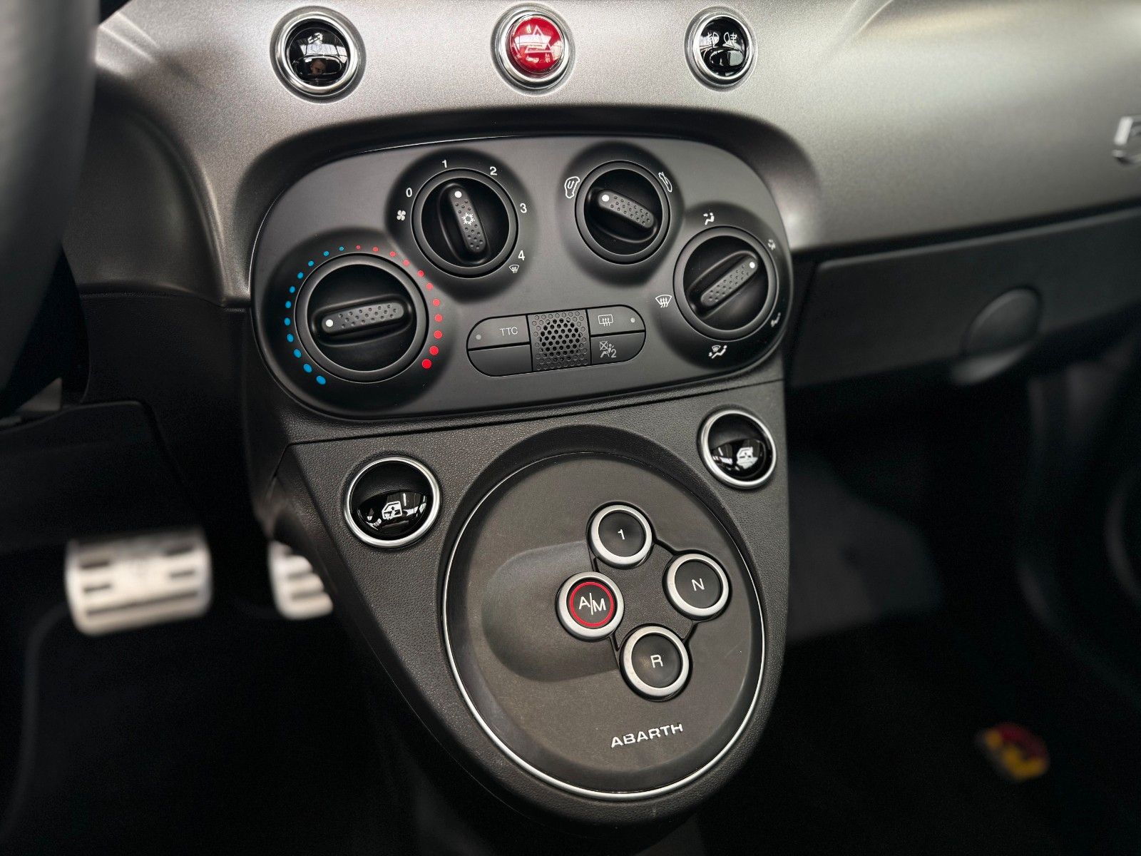 Fahrzeugabbildung Abarth 595 Cabrio Beats Bi-Xenon DAB+ Klima