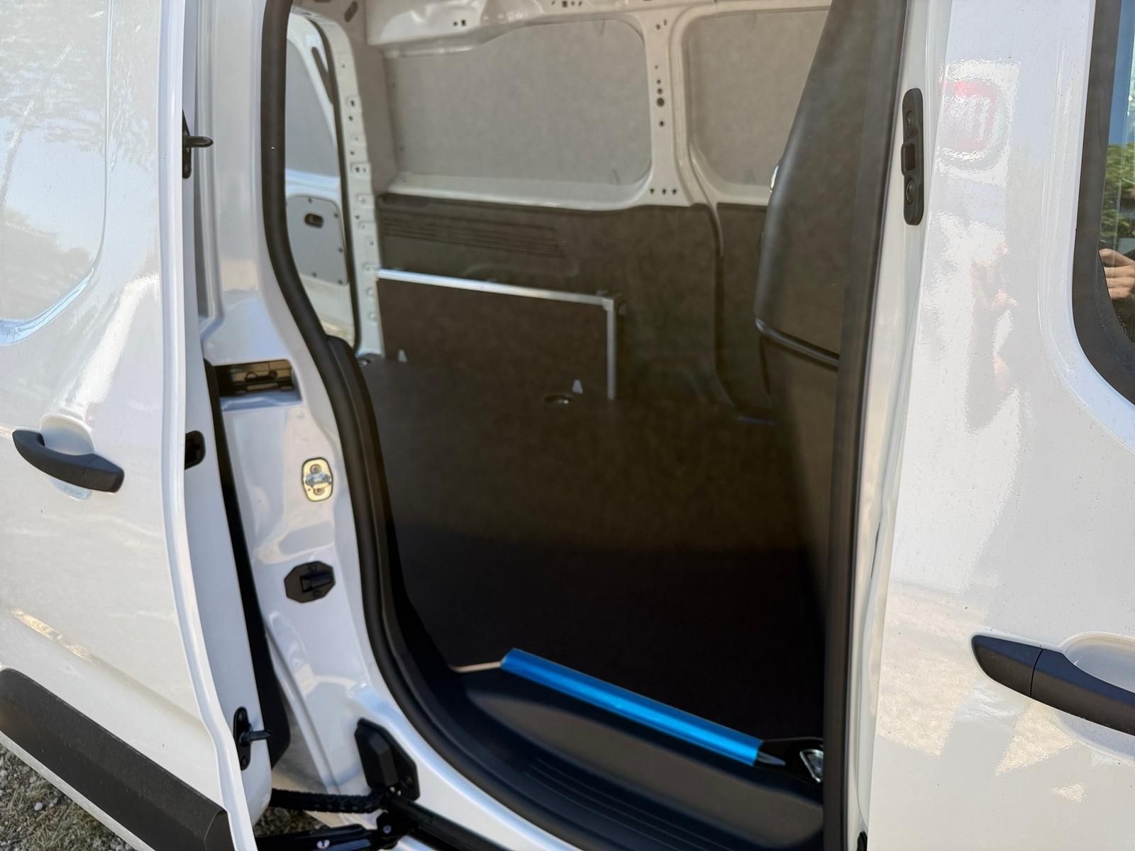 Fahrzeugabbildung Fiat Doblo XL Kastenwagen 130 AT8