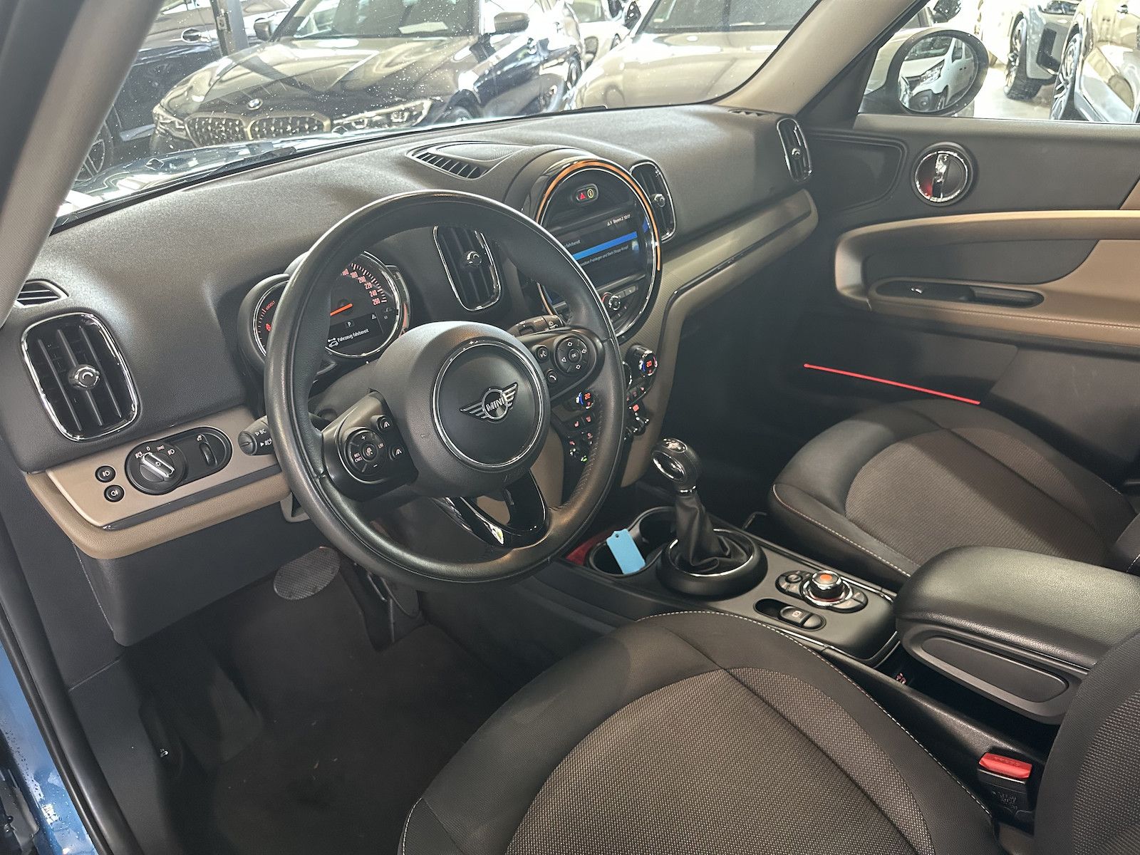 Fahrzeugabbildung MINI Cooper S Countryman S E ALL4/NAV/KAM/LED/Keyless