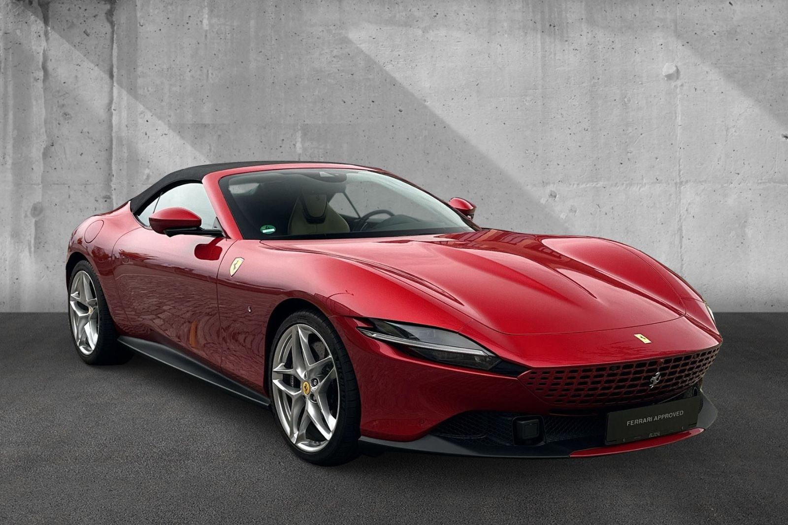 Fahrzeugabbildung Ferrari Roma Spider*dt. Auto*360° Kam*Belüftet*Neck Warm