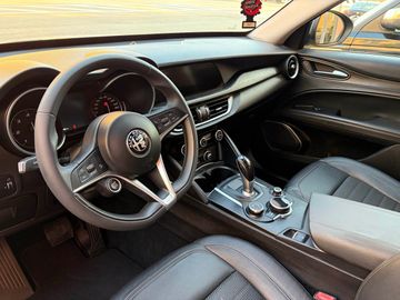 Alfa-Romeo Stelvio - 9
