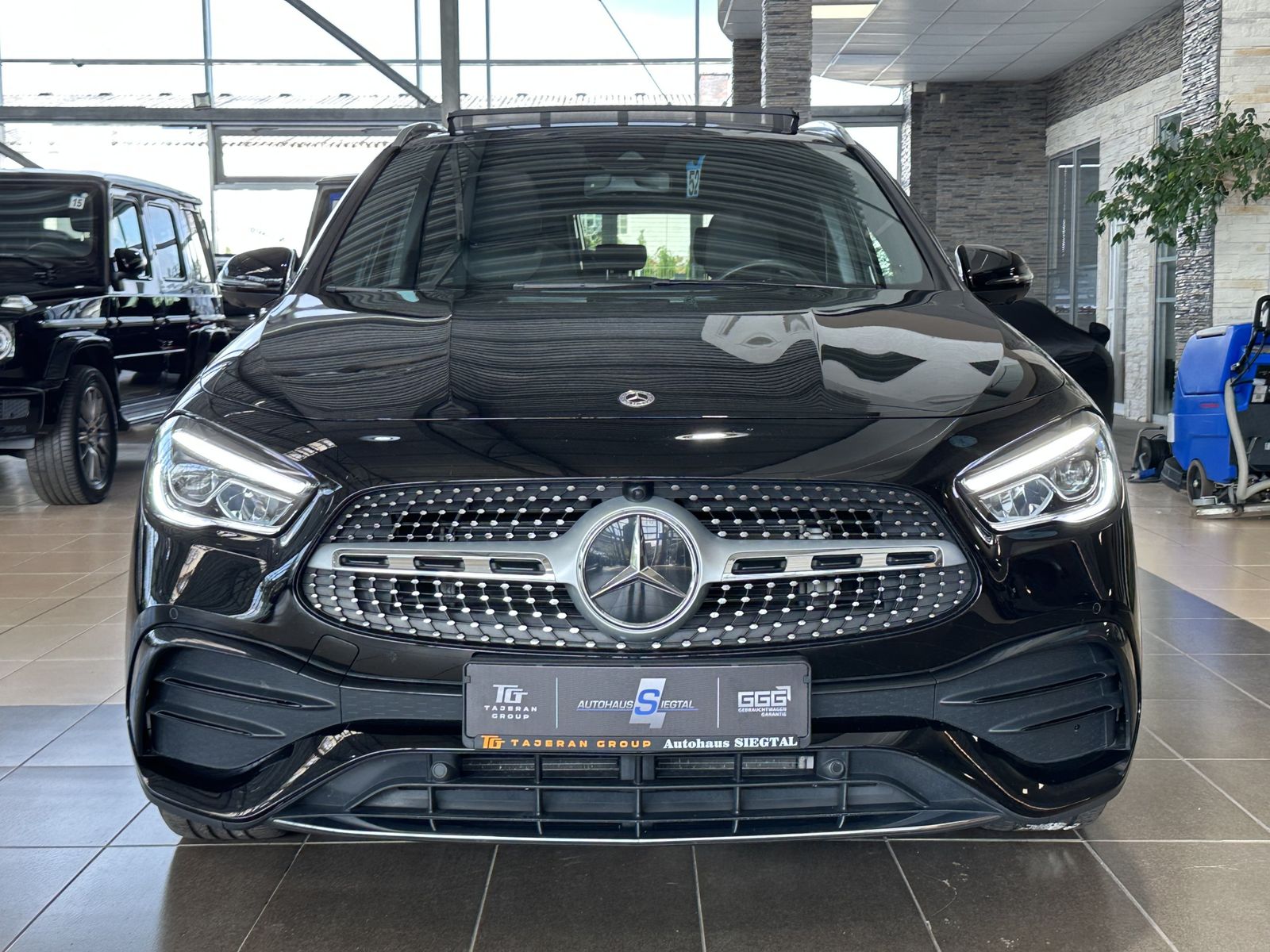 Mercedes-Benz GLA 220 d 4Matic AMG-Line 360Cam Ambiente Pano imagem 2