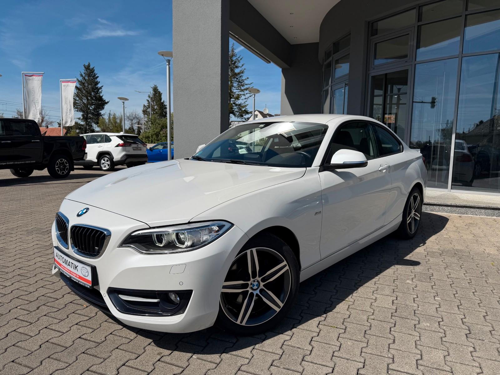 BMW 220i Coupe Sport Line Automatik*SHZ,PDC,Navi*