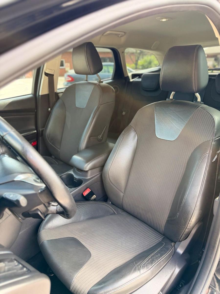 Ford Focus 2012 — photo 10